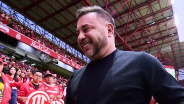 Antonio Mohamed en el Estadio Nemesio Diez / FOTO ESTO