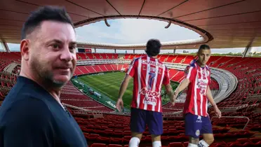 Antonio Mohamed junto a futbolistas de Chivas / FOTO POSTA DEPORTES