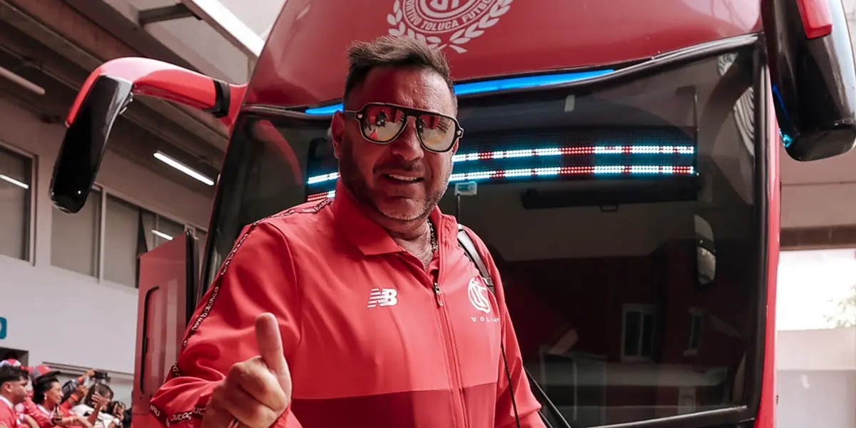 Antonio Mohamed sonriendo/Foto Goles y Cifras.