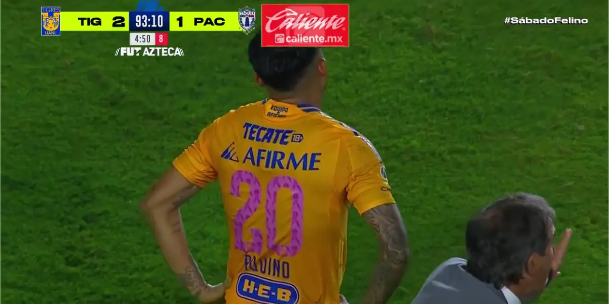 Aquino siendo expulsado. Captura de Azteca Deportes