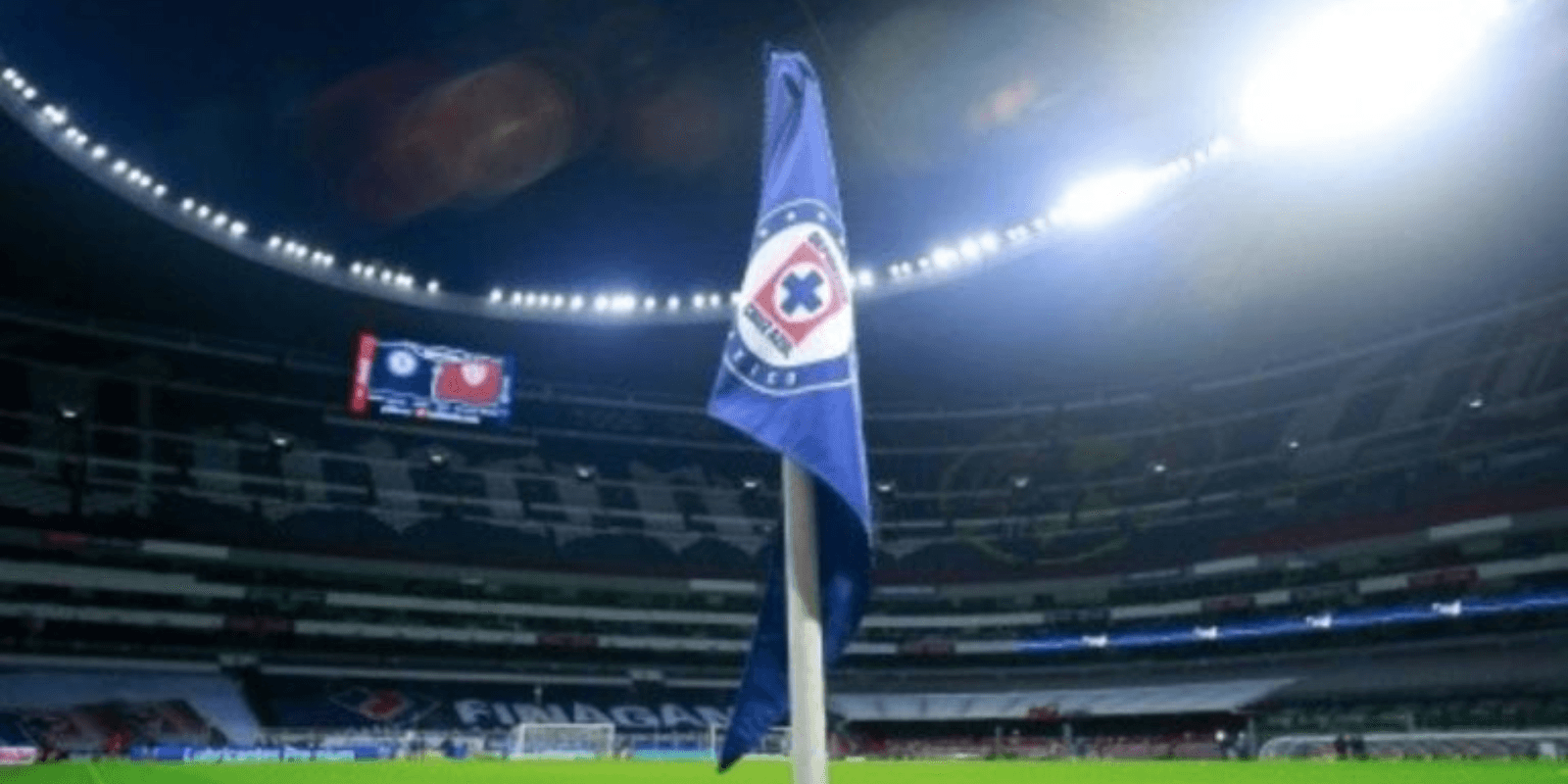 Bandería de Cruz Azul. Foto: Récord