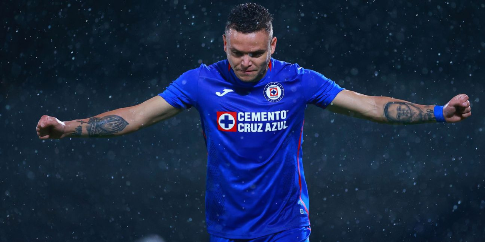 Cabecita en partido con Cruz Azul. Foto: ESPN