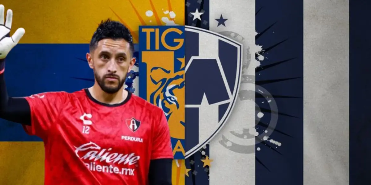 Camilo Vargas junto a los escudos de Tigres y Rayados / FOTO BOLAVIP