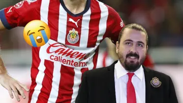 Camiseta de Chivas y Amaury Vergara sonriendo/ Foto TV Azteca.