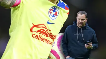 Camiseta del las Águilas y Santiago Baños/Foto Goal.com
