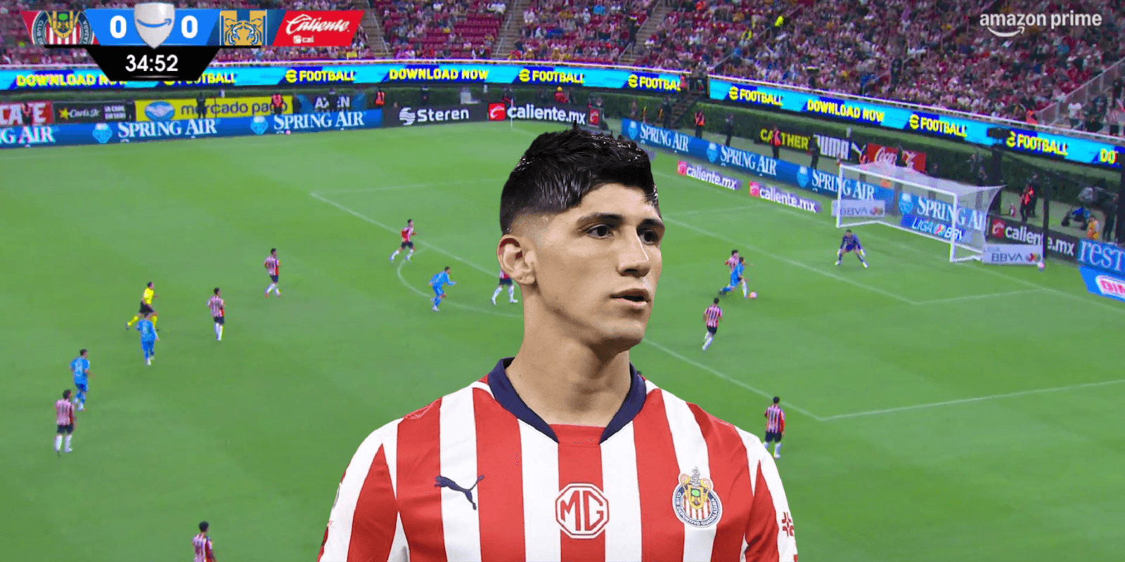 Captura de fondo tomada de Chivas, con Pulido al frente