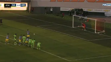 Captura de pantalla tomada de FOX Sports del penal del América.