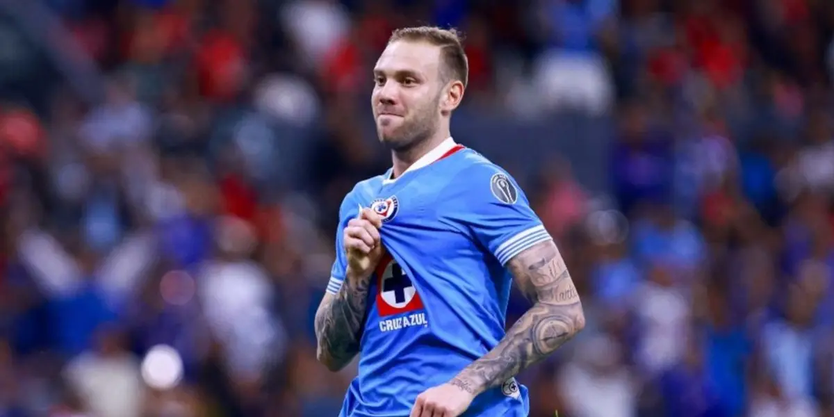 Carlos Rotondi festejando su gol con Cruz Azul / FOTO ONCE DIARIO