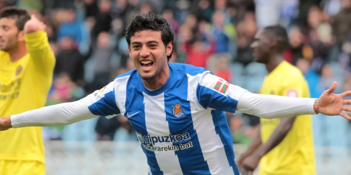 Carlos Vela con el jersey de la Real Sociedad / FOTO EL PAÍS