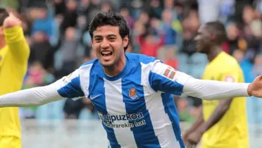 Carlos Vela con el jersey de la Real Sociedad / FOTO EL PAÍS