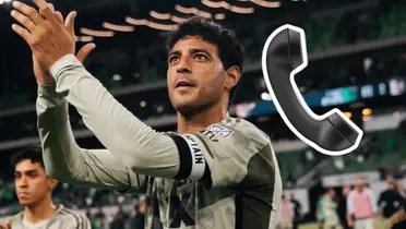 Carlos Vela y emoji de teléfono/Foto Soy Referee.
