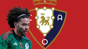 César Huerta junto al escudo del Osasuna / FOTO MARCA