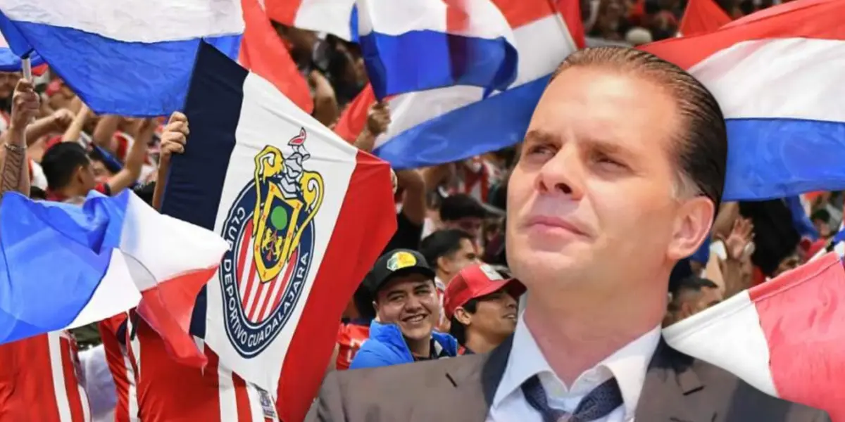 Christian Martinoli e hinchada del Guadalajara/ Foto Claro Sports.