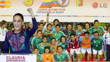Claudia Sheinbaum junto jugadores del Tri / FOTO LA NACIÓN