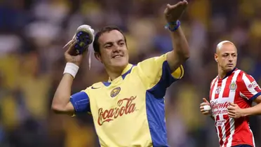 Cuauh de fondo celebrando, foto de SDP, con CH14 al frente