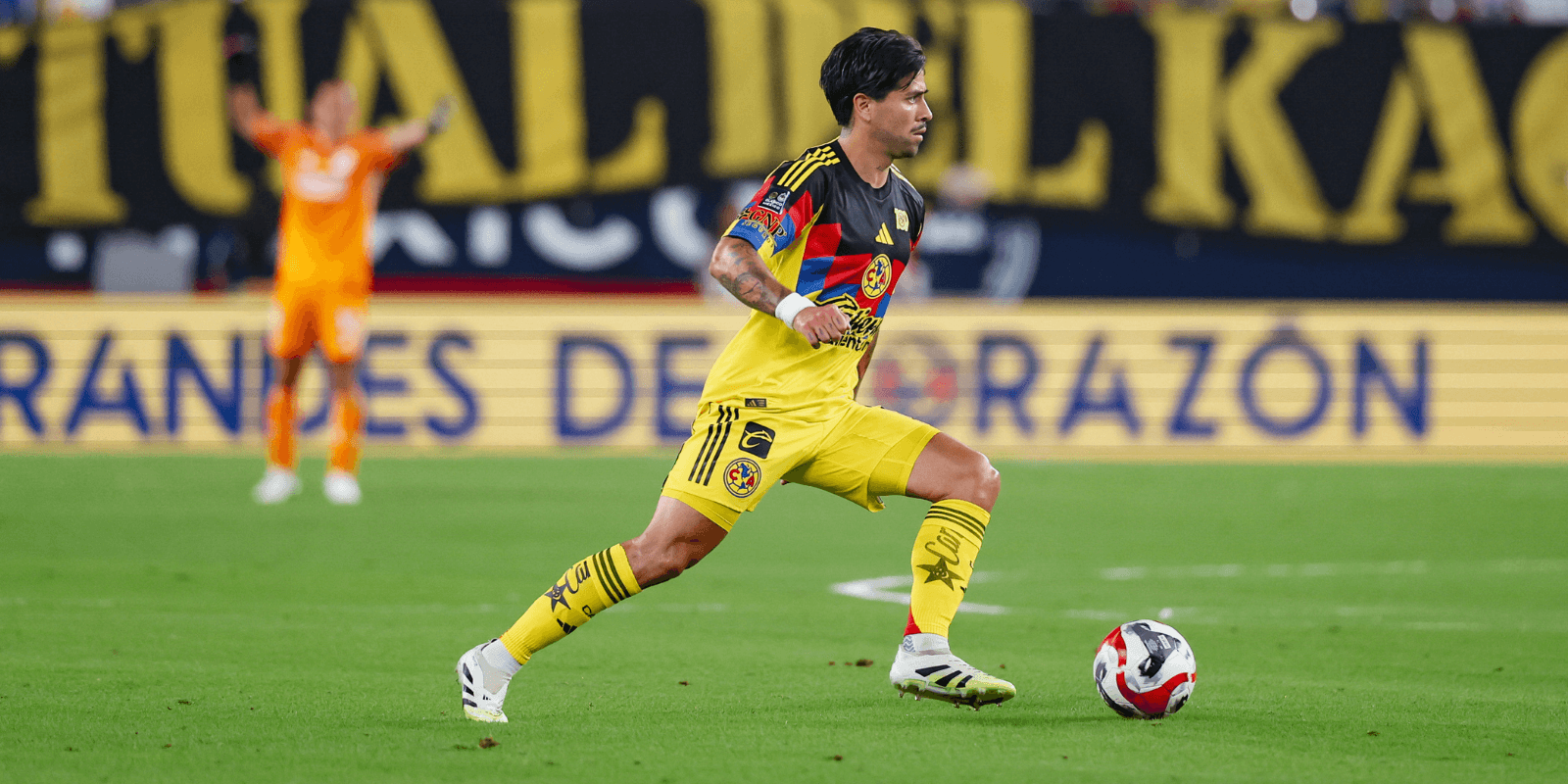 Dávila vs Chivas. Foto: América