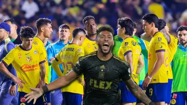 Denis Bouanga y jugadores del América/Foto Ulises Naranjo.