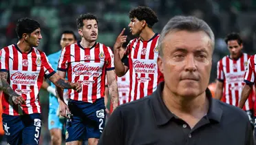 Domènec Torrent junto a futbolistas de Chivas / FOTO NOTISISTEMAS
