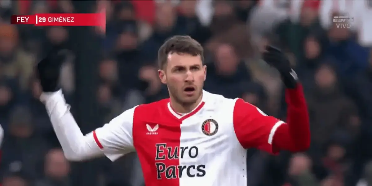 El delantero mexicano volvió a anotar en la Eredivisie.