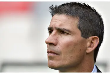 El ex futbolista del Rebaño Sagrado, Eduardo de la Torre, salió a defender el trabajo de Velkjo Paunovic en plena transmisión de Fox Sports.