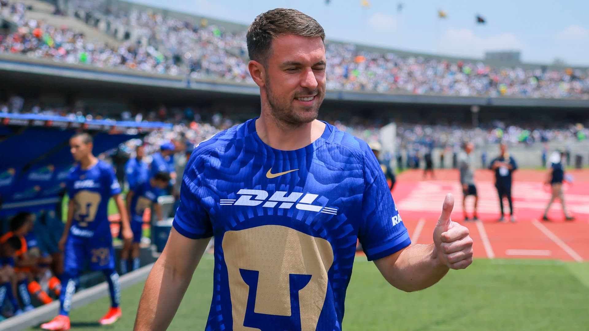 El galés se alejó de Pumas pero parece que no puede olvidarlos .(MexSport)