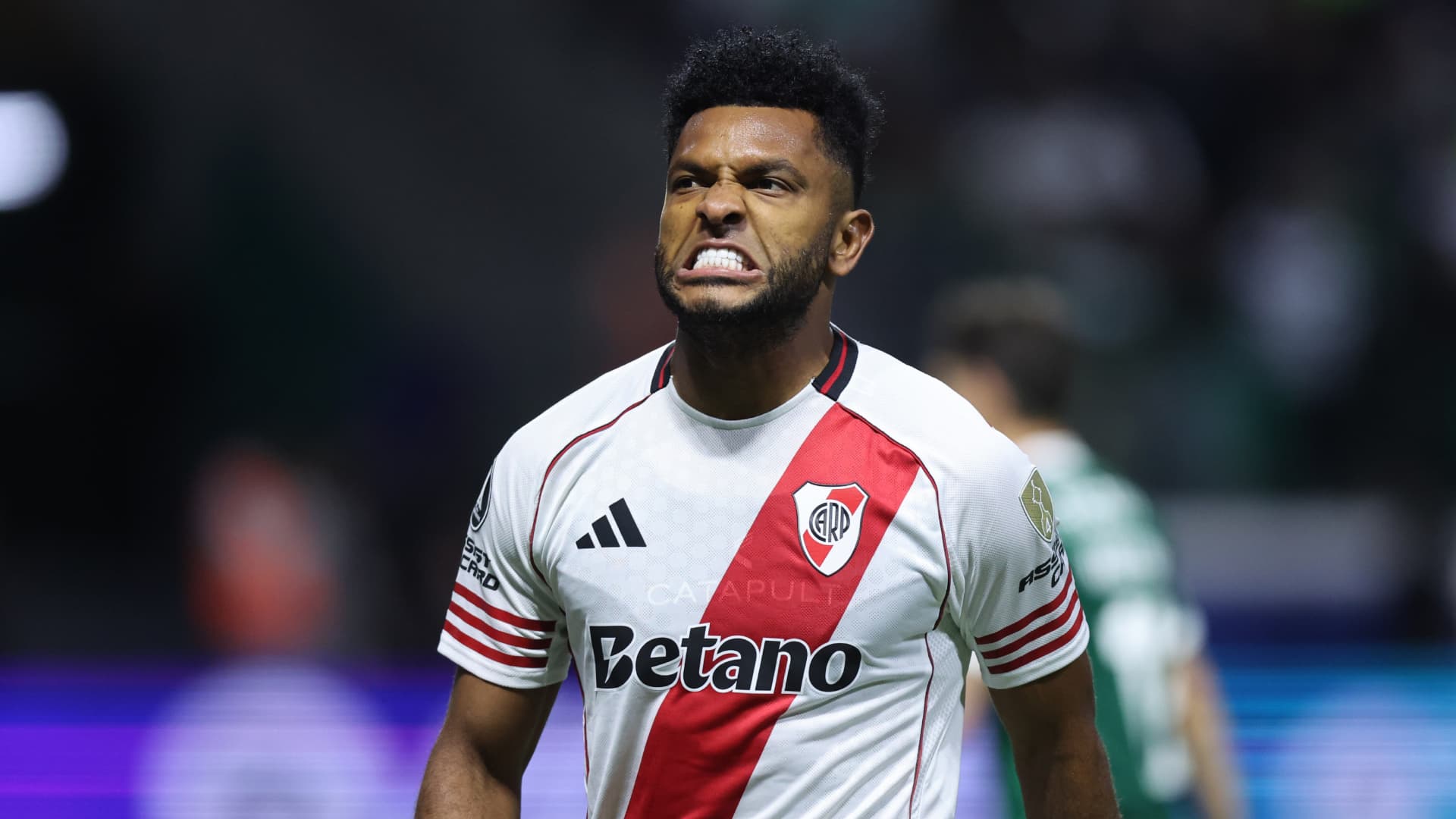 El goleador podría jugar por primera vez en México.