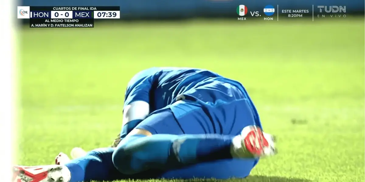 El guardameta mexicano pidió su cambio.