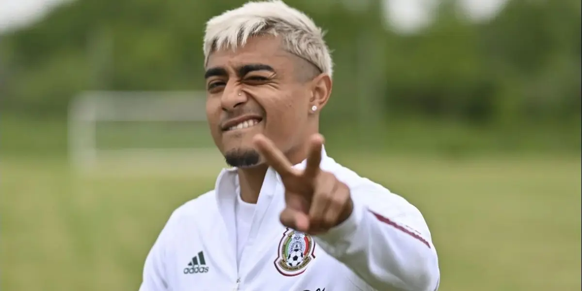 El mexicano Julián Araujo se convierte en nuevo futbolista del Barcelona, llega procedente del Galaxy y se va por 6.3 millones de euros.