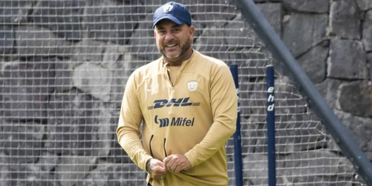 El ‘Turco’ buscaría llevar a la portería auriazul a un viejo conocido de su confianza en lugar de valerse de la cantera