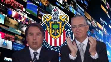 Emilio Azcárraga junto a Ricardo Salinas junto al escudo de Chivas / FOTO SIN EMBARGO
