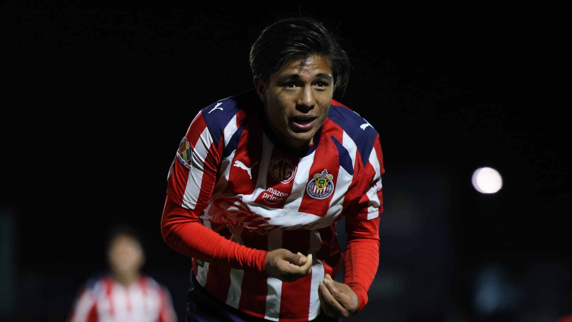En el último suspiro de la noche, Padilla le dio el segundo triunfo consecutivo a Guadalajara.