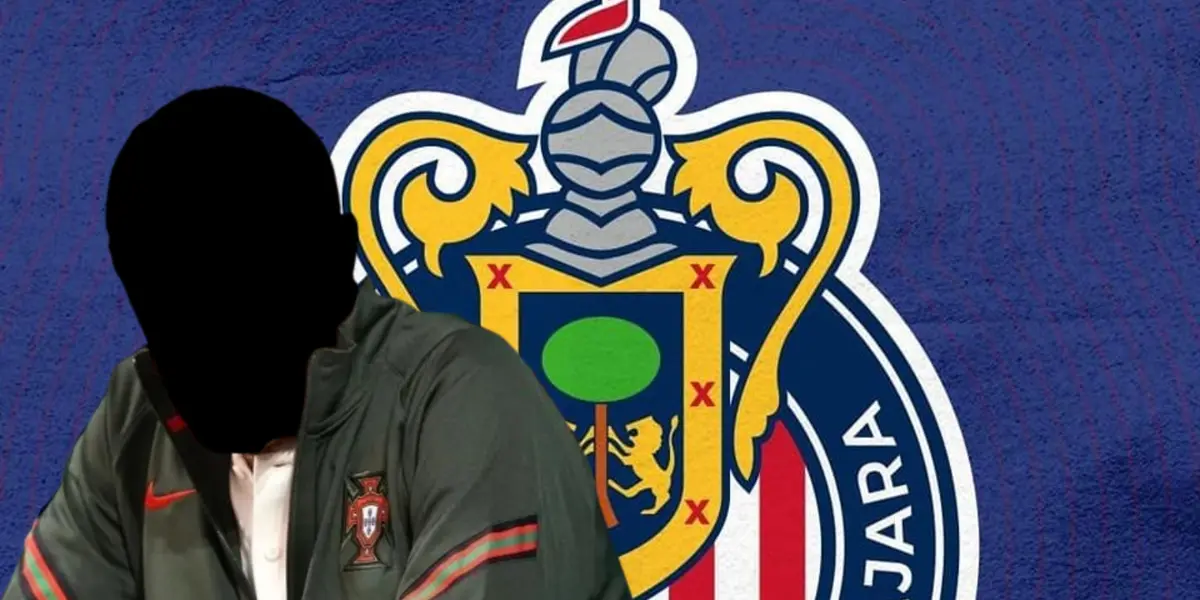 Entreandor portugués incógnito junto al escudo de Chivas / FOTO RPCTV