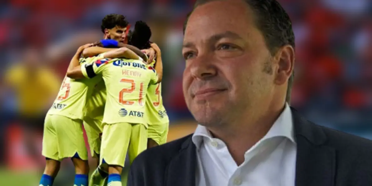 Estaría siguiendo de cerca a un futbolista.