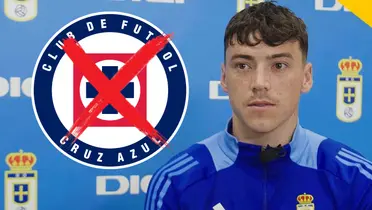 Federico Viñas junto al escudo del Cruz Azul / FOTO EL BLOG DE DIGI