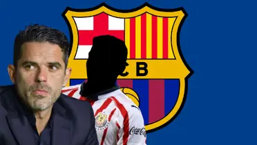 Fernando Gago y jugador incógnito de Chivas junto al escudo del FC Barcelona / FOTO GETTY IMAGES