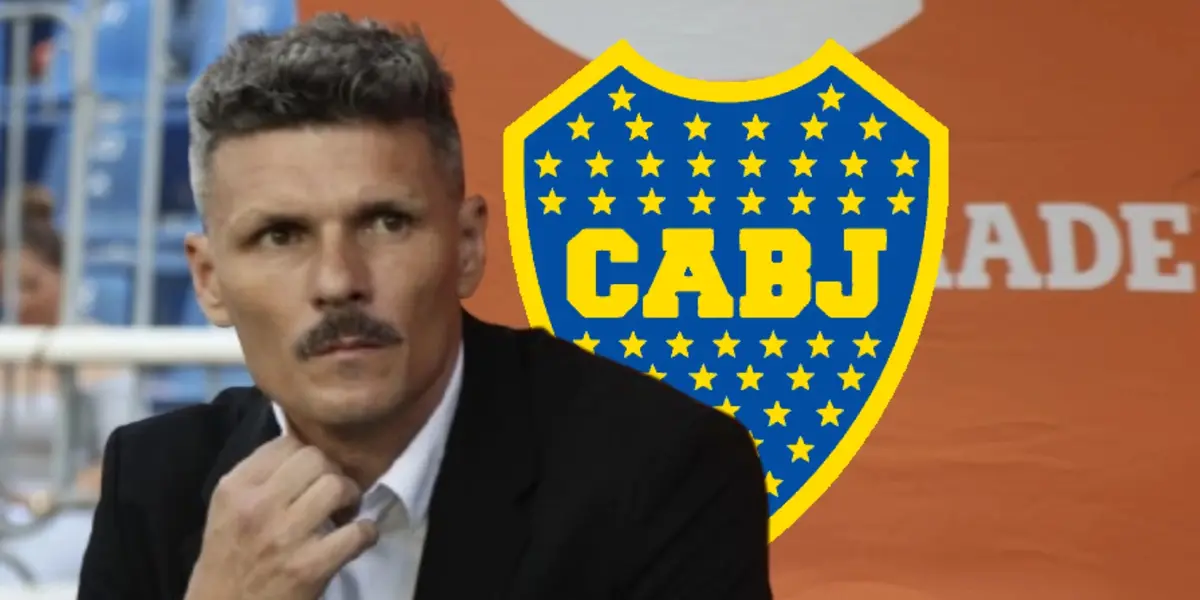 Fernando Ortiz junto al escudo de Boca Juniors / FOTO CUARTOSCURO