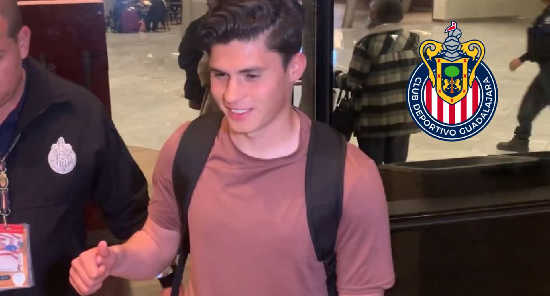 Finalmente ha llegado Jonathan Pérez, último refuerzo de Chivas para el Clausura 2026
