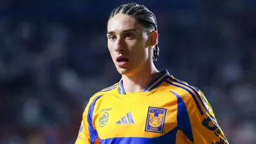 Flores en partido. Foto; Fútbol Total