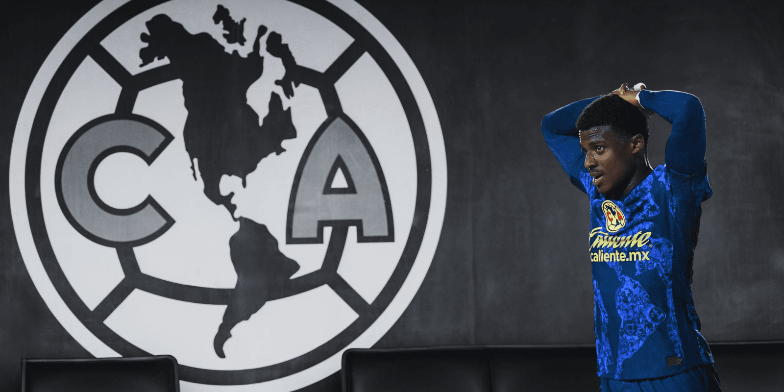 Fondo tomado de Club América, con Javairo al frente