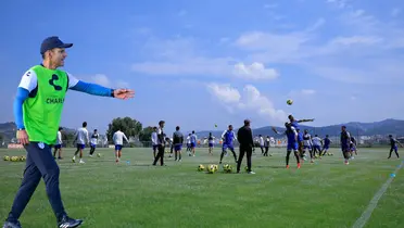 Fondo tomado de Pachuca, con Lozano al frente