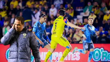 Fondo tomado del Puebla, con Jardine al frente