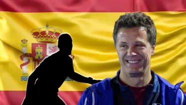 Futbolista incógnito junto a José Antonio Noriega / FOTO GETTY IMAGES