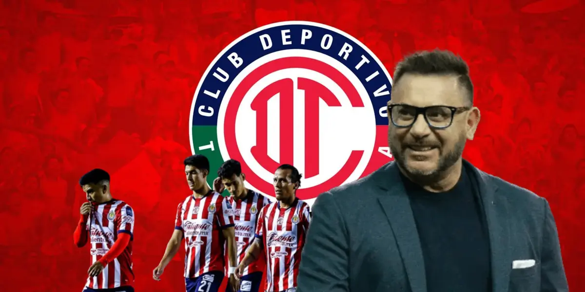 Futbolistas de Chivas y Antonio Mohamed sonriendo/Foto ADN Noticias.