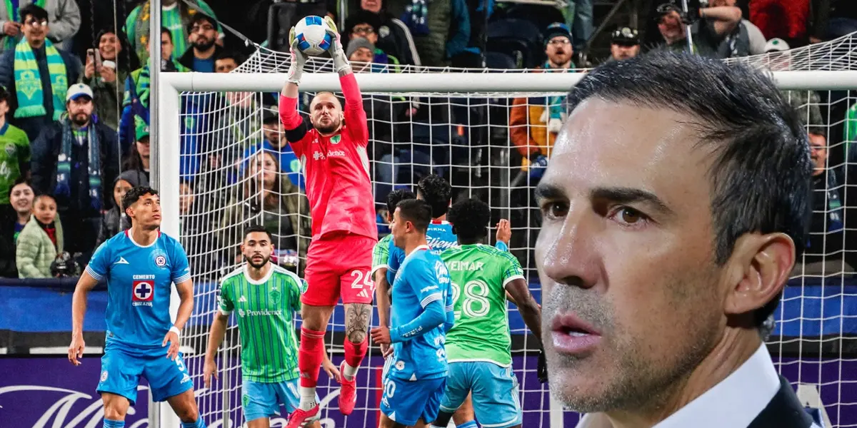 Futbolistas de Cruz Azul y Seattle Sounders, Vicente Sánchez a su lado/ Foto La Afición y Milenio.