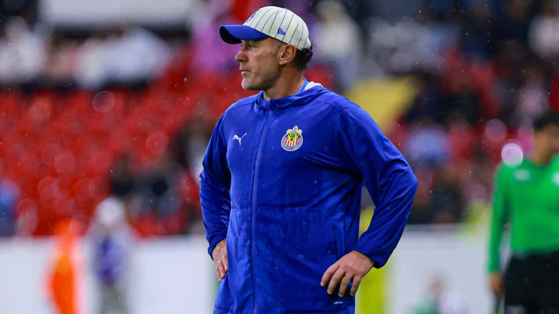 Gabriel Milito durante el entrenamiento de Chivas