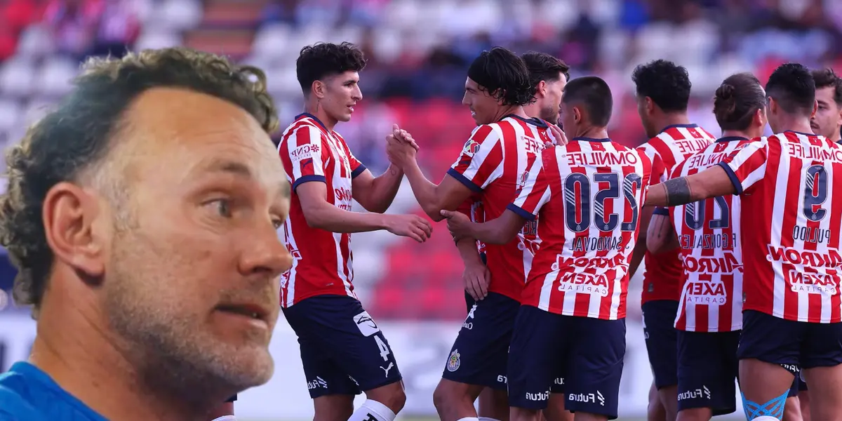 Gabriel Milito junto a futbolistas de Chivas / FOTO X