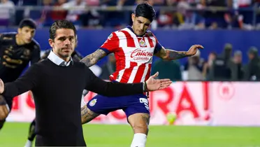 Gago y el 1ro de Chivas que lo hizo enfadar vs San Luis, ¿problemas de vestidor?