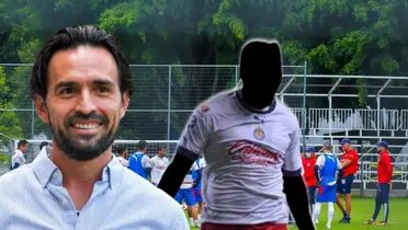 Gerardo Espinoza junto a futbolista incógnito de Chivas / FOTO EL INFORMADOR