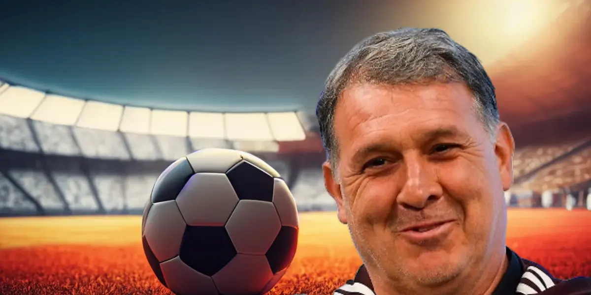 Gerardo Martino y balón de fútbol/ Foto Revista Abogacía.