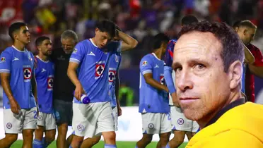 Gerardo Torrado junto a jugadores de Cruz Azul / FOTO GETTY IMAGES